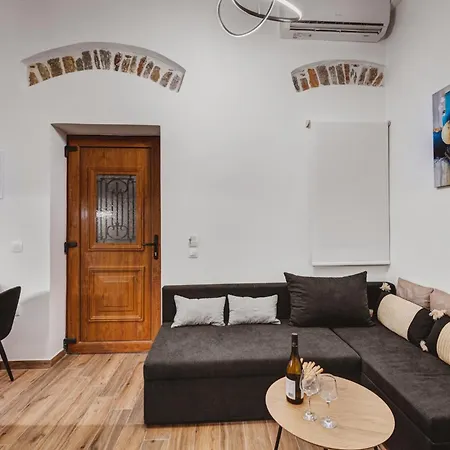 Domus Tua Apartment Ermoupoli