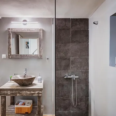 Domus Tua Apartment Ermoupoli